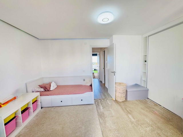 4 Makuuhuoneen Rivitalo Calahonda