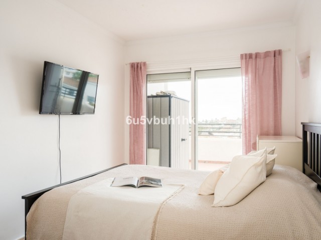 Adosado con 5 Dormitorios  en Benalmadena Costa