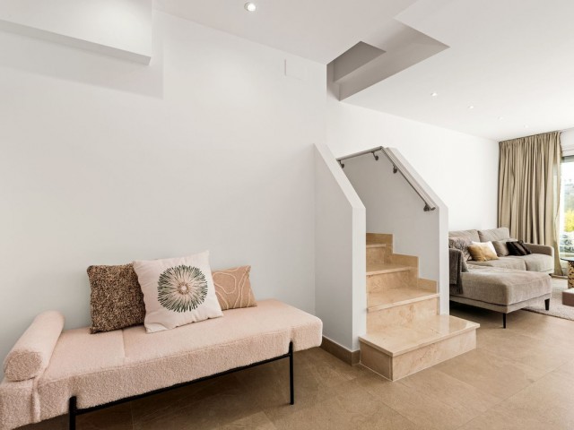 3 Bedrooms Townhouse in Estepona