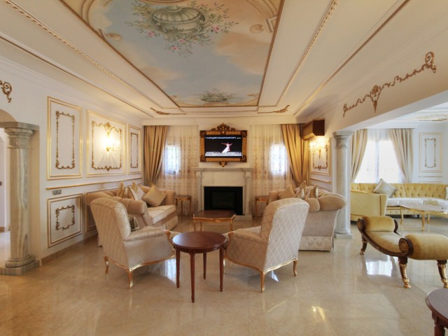 8 Slaapkamer Villa in Guadalmina Baja