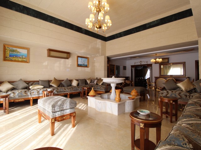8 Slaapkamer Villa in Guadalmina Baja