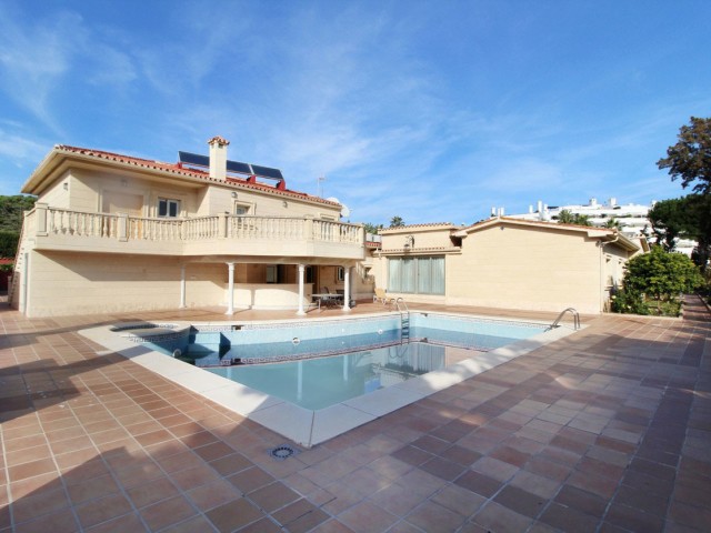 8 Slaapkamer Villa in Guadalmina Baja