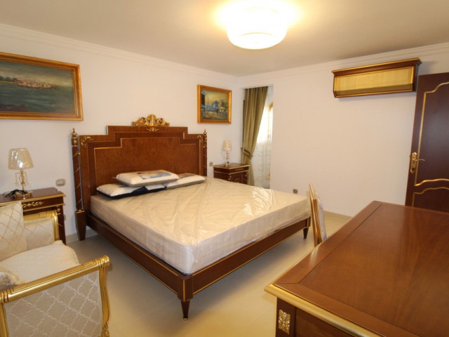 8 Slaapkamer Villa in Guadalmina Baja