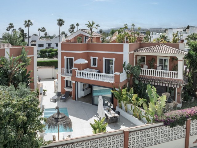 4 Bedrooms Villa in San Pedro de Alcántara