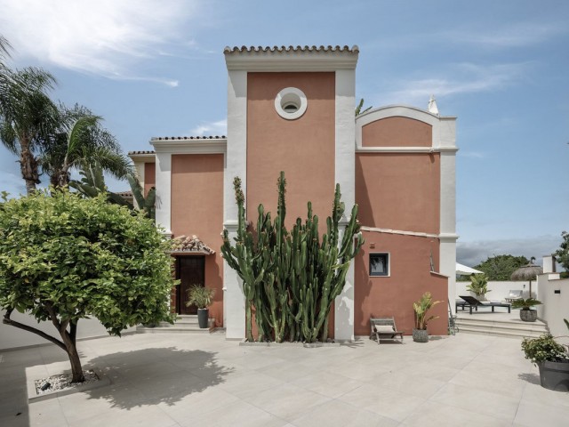 4 Bedrooms Villa in San Pedro de Alcántara