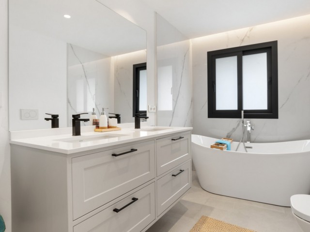 5 Soveroms Villa i Benahavís