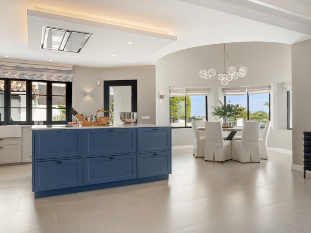 5 Soveroms Villa i Benahavís