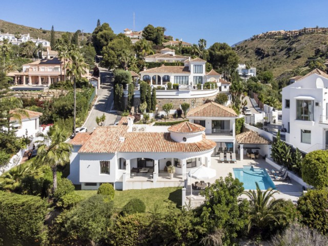 5 Soveroms Villa i Benahavís