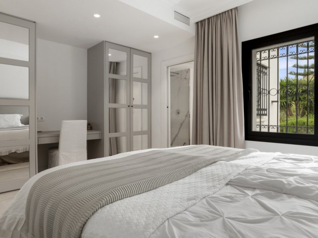 5 Soveroms Villa i Benahavís