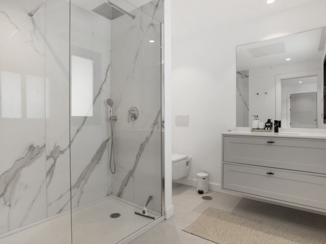 5 Soveroms Villa i Benahavís