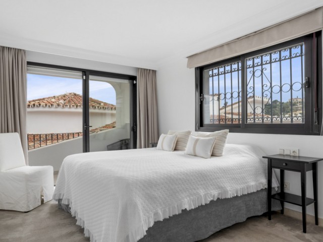 5 Soveroms Villa i Benahavís