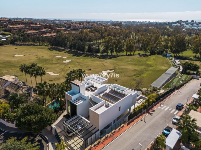 4 Bedrooms Villa in Benahavís