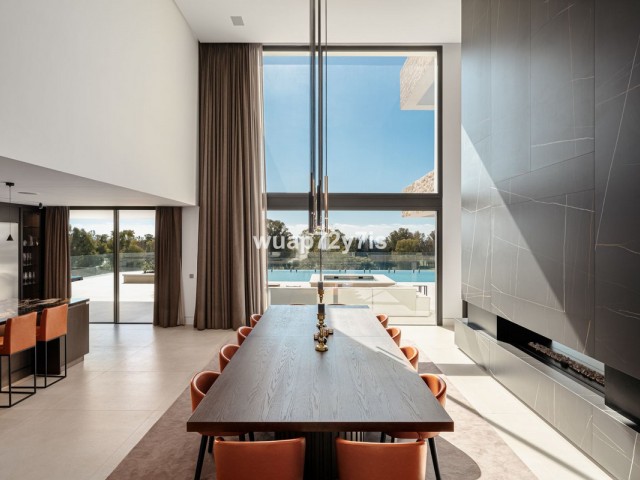 4 Bedrooms Villa in Benahavís