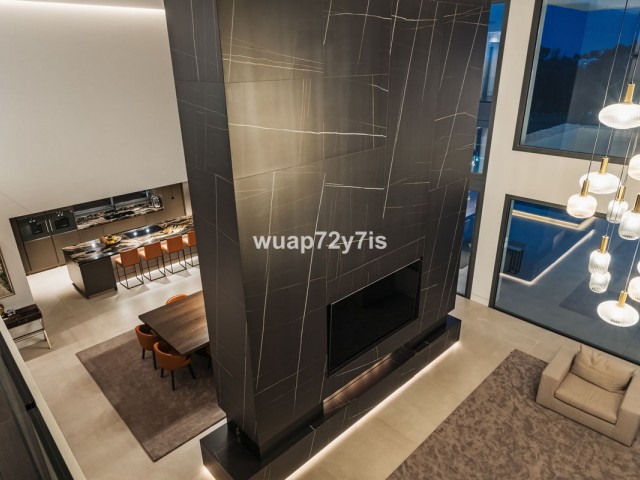 4 Bedrooms Villa in Benahavís