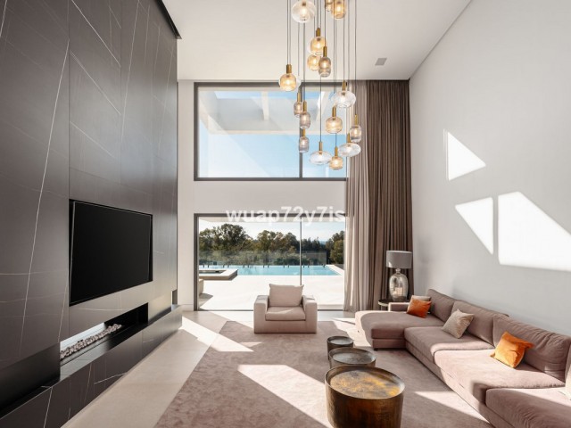 4 Bedrooms Villa in Benahavís