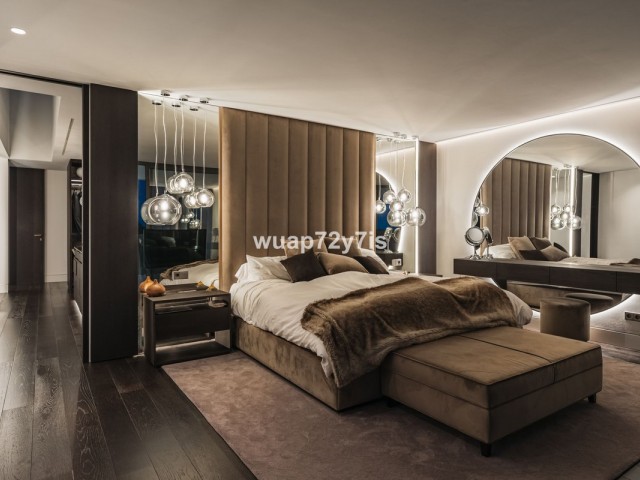 4 Bedrooms Villa in Benahavís