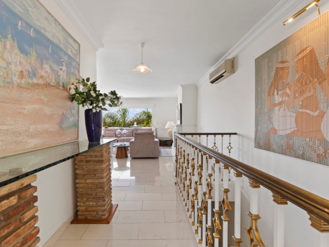 Villa avec 6 Chambres  à Benalmadena