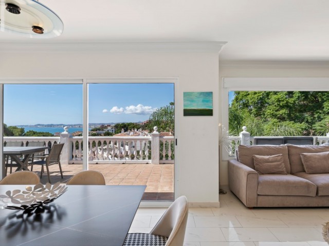 Villa avec 6 Chambres  à Benalmadena