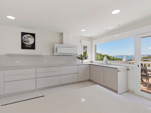 Villa avec 6 Chambres  à Benalmadena