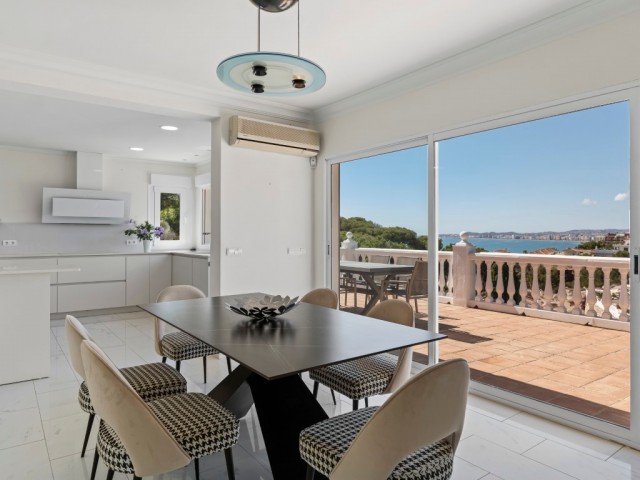 Villa avec 6 Chambres  à Benalmadena