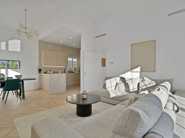 5 Bedrooms Townhouse in Marbella