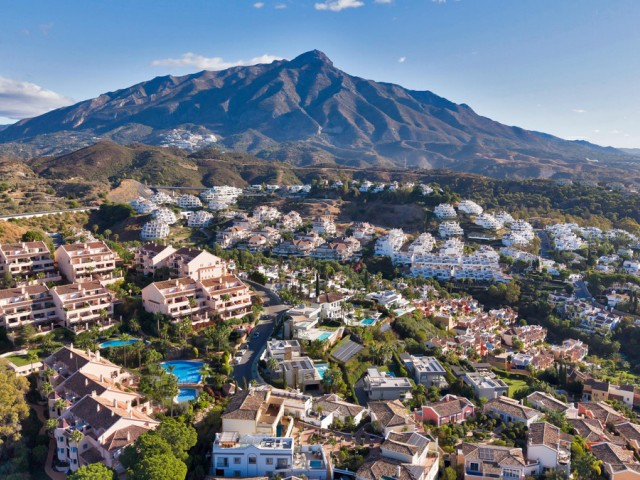 Maison mitoyenne avec 5 Chambres  à Marbella