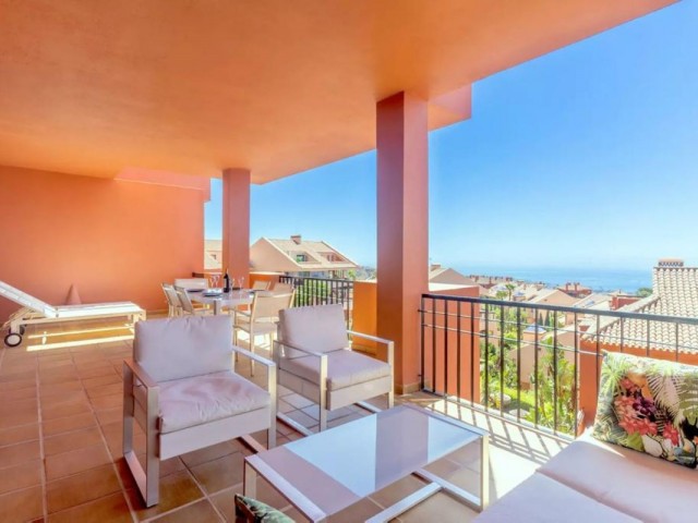 2 Bedrooms Apartment in Calahonda