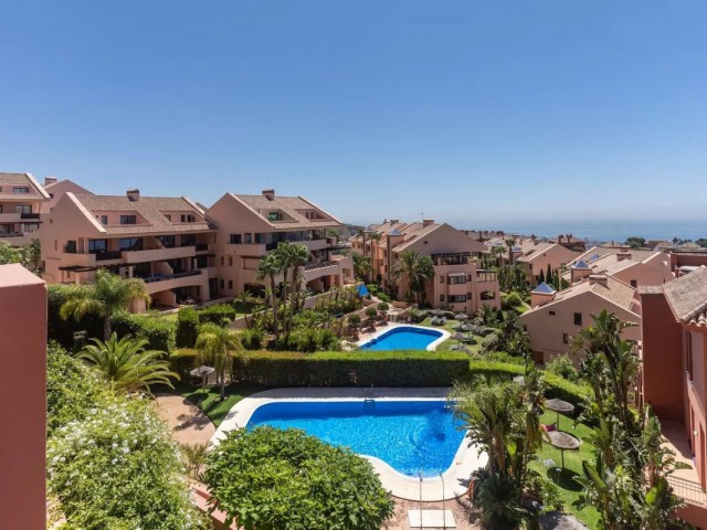 2 Bedrooms Apartment in Calahonda