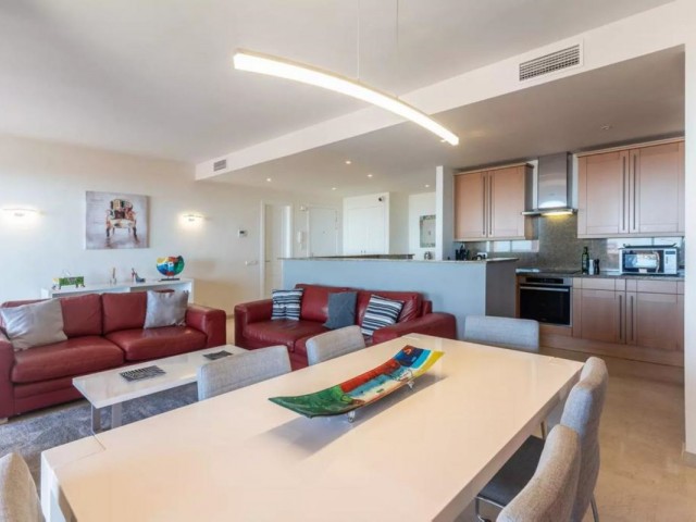 2 Bedrooms Apartment in Calahonda