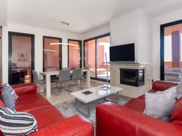 2 Bedrooms Apartment in Calahonda