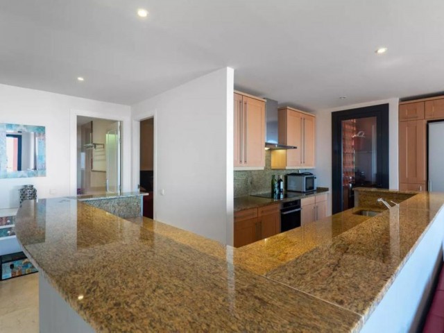 2 Bedrooms Apartment in Calahonda