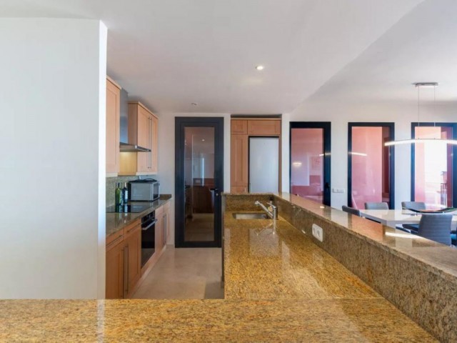 2 Bedrooms Apartment in Calahonda