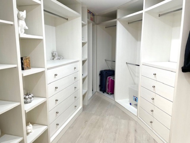 5 Soveroms Villa i Estepona