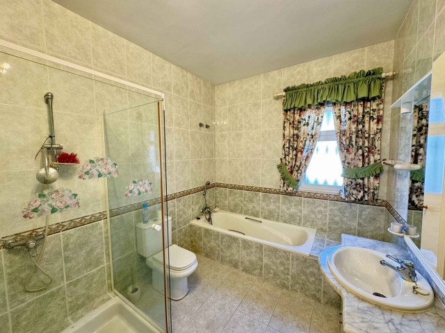 3 Bedrooms Villa in Riviera del Sol