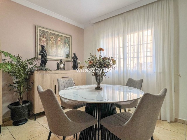 5 Soveroms Villa i Estepona