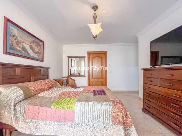 5 Soveroms Villa i Estepona