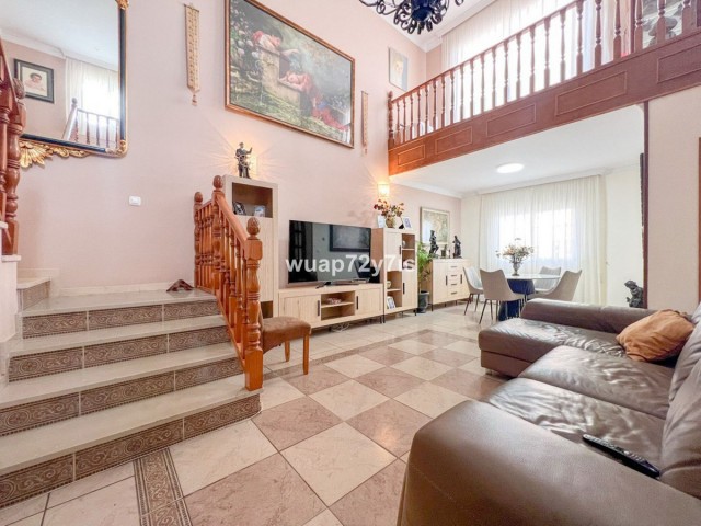 5 Bedrooms Villa in Estepona