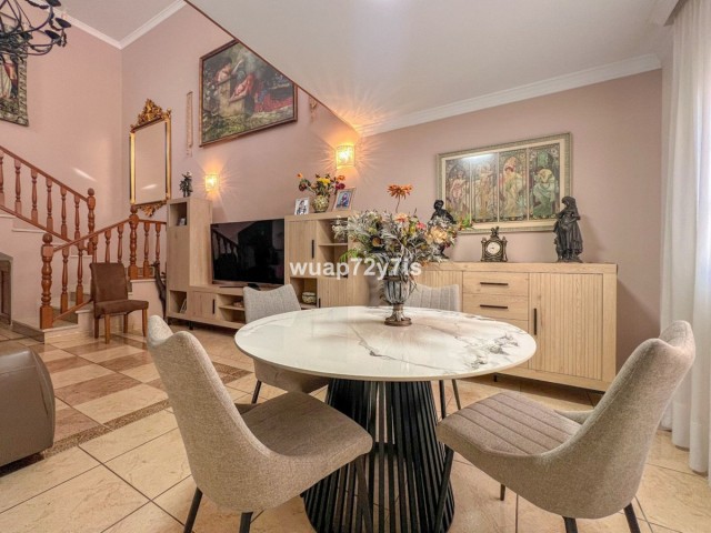 5 Bedrooms Villa in Estepona