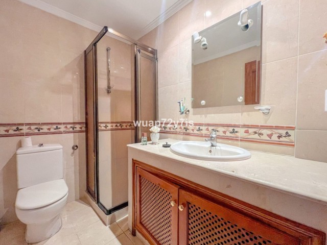 5 Bedrooms Villa in Estepona