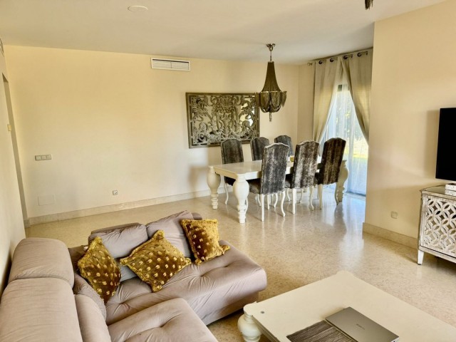 2 Sovrums Lägenhet i Benahavís