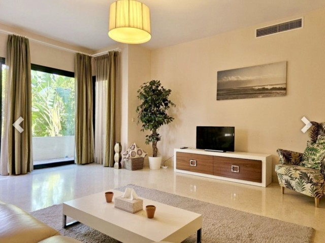 2 Sovrums Lägenhet i Benahavís