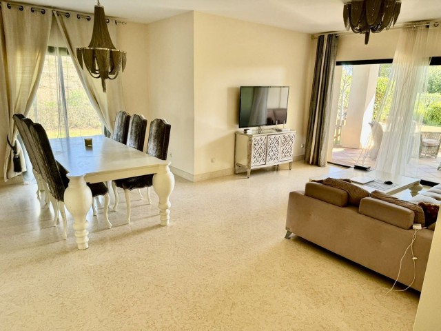 2 Sovrums Lägenhet i Benahavís