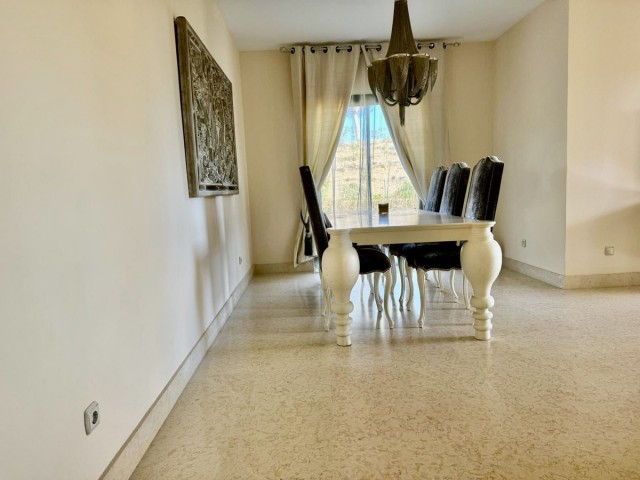 2 Sovrums Lägenhet i Benahavís