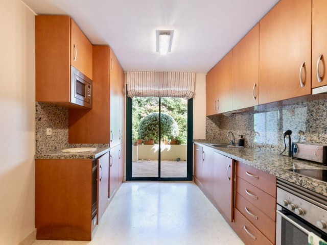 2 Sovrums Lägenhet i Benahavís