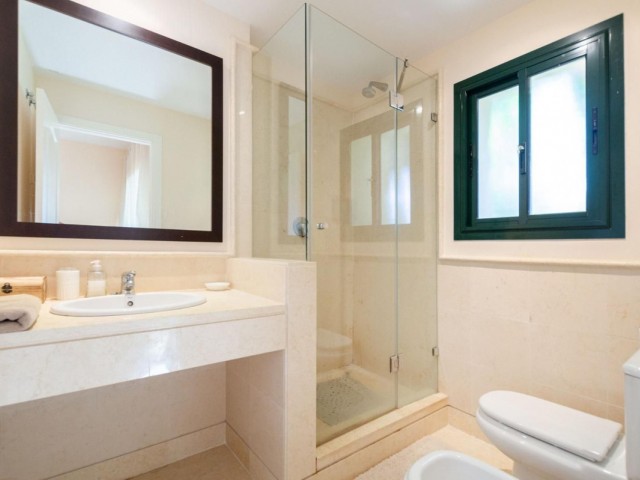 2 Sovrums Lägenhet i Benahavís