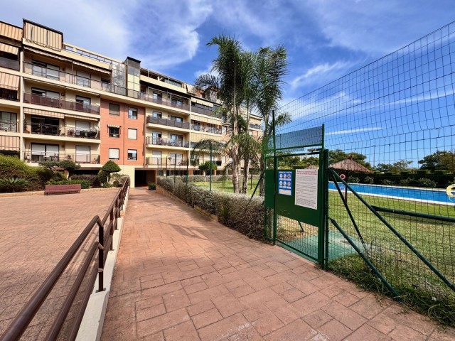 3 Bedrooms Apartment in Teatinos