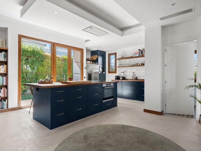 4 Soveroms Villa i Estepona