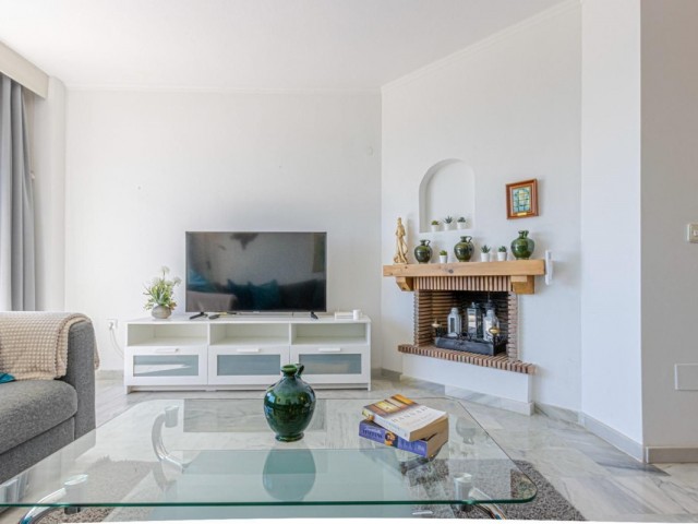 2 Bedrooms Apartment in Torrequebrada