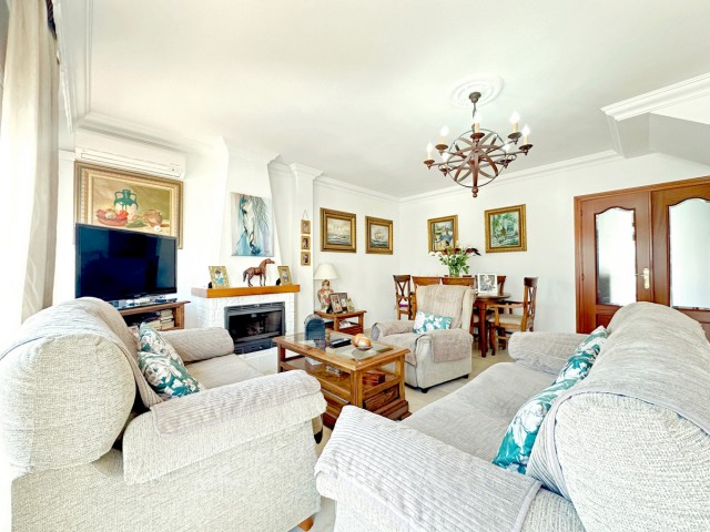 3 Bedrooms Townhouse in Estepona