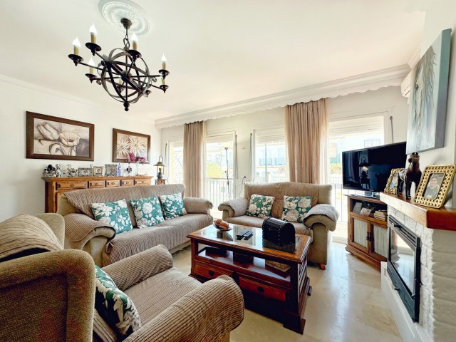 3 Bedrooms Townhouse in Estepona